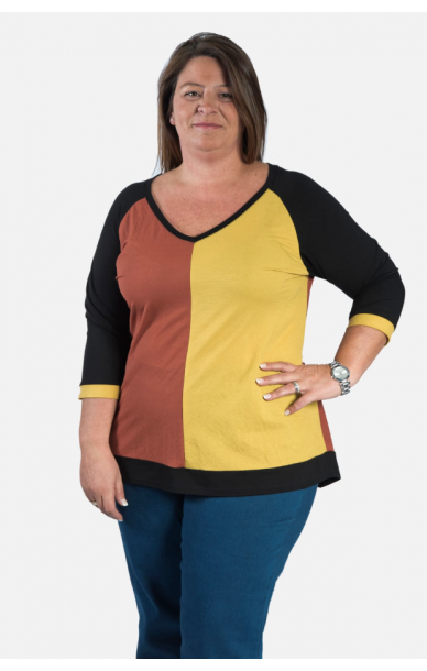 Camiseta de algodon tricolor en tallas grandes color mostaza negro y teja